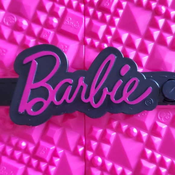 Barbie Wardrobe - Picture 2 of 8